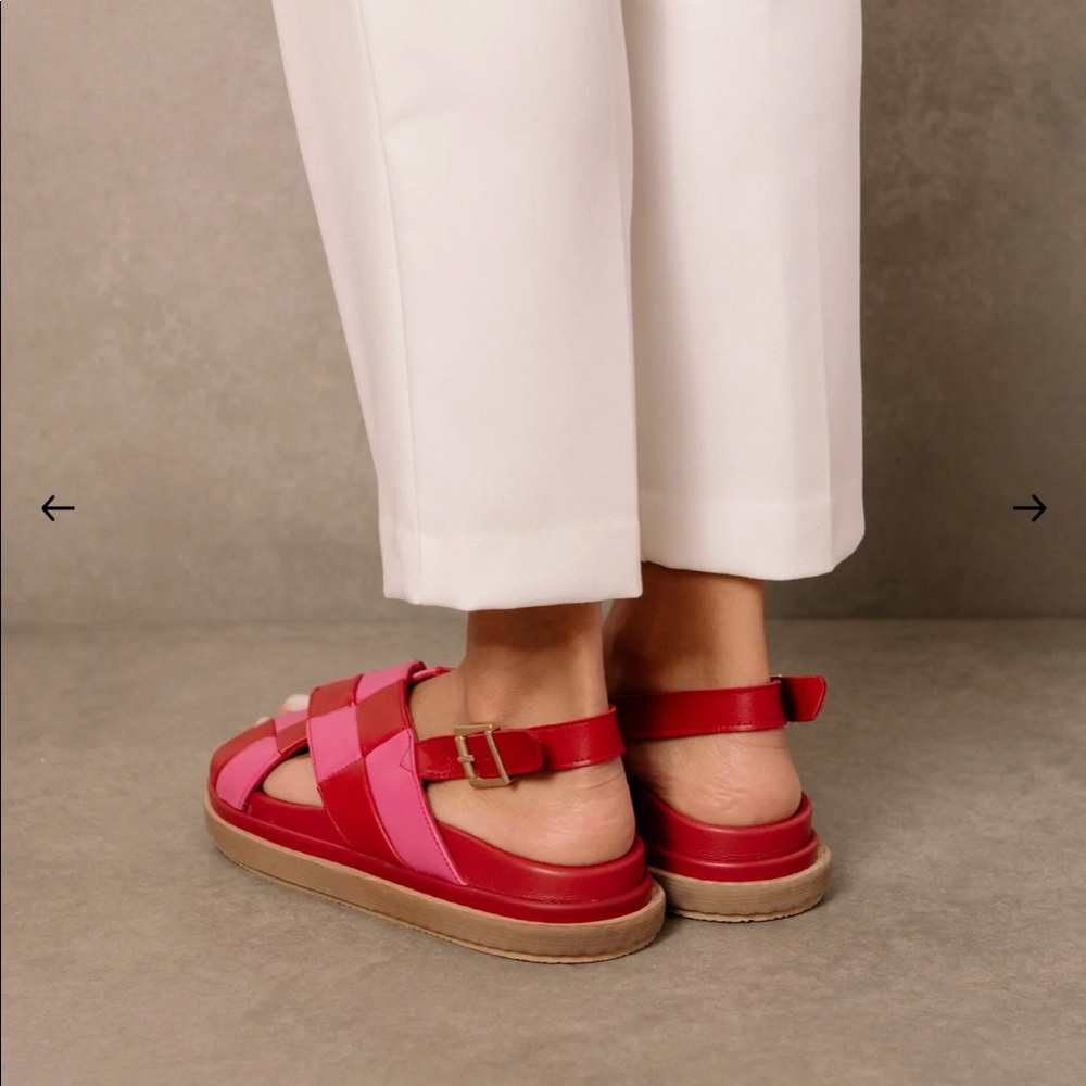NWT Alohas Marshmallow Scacchi Sandal in Red & Pink - Picture 3 of 12